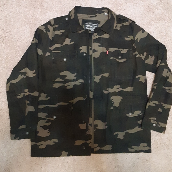 Levi's Other - Levi's Camo Jacket